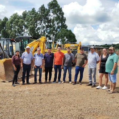 Visita no Pátio de maquinas da Prefeitura 